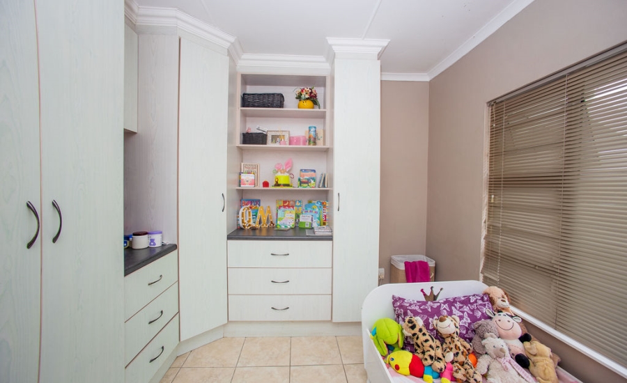 4 Bedroom Property for Sale in Nahoon Valley Park Eastern Cape